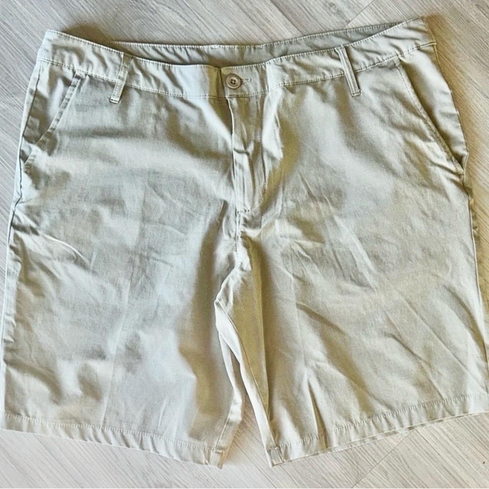 Swiss Tech Performance Shorts Chino Men’s 40 Golf Tan Hiking Travel Classic